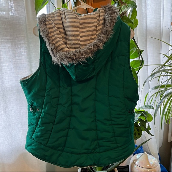 Maurice’s Green Puffy Vest - Picture 5 of 6